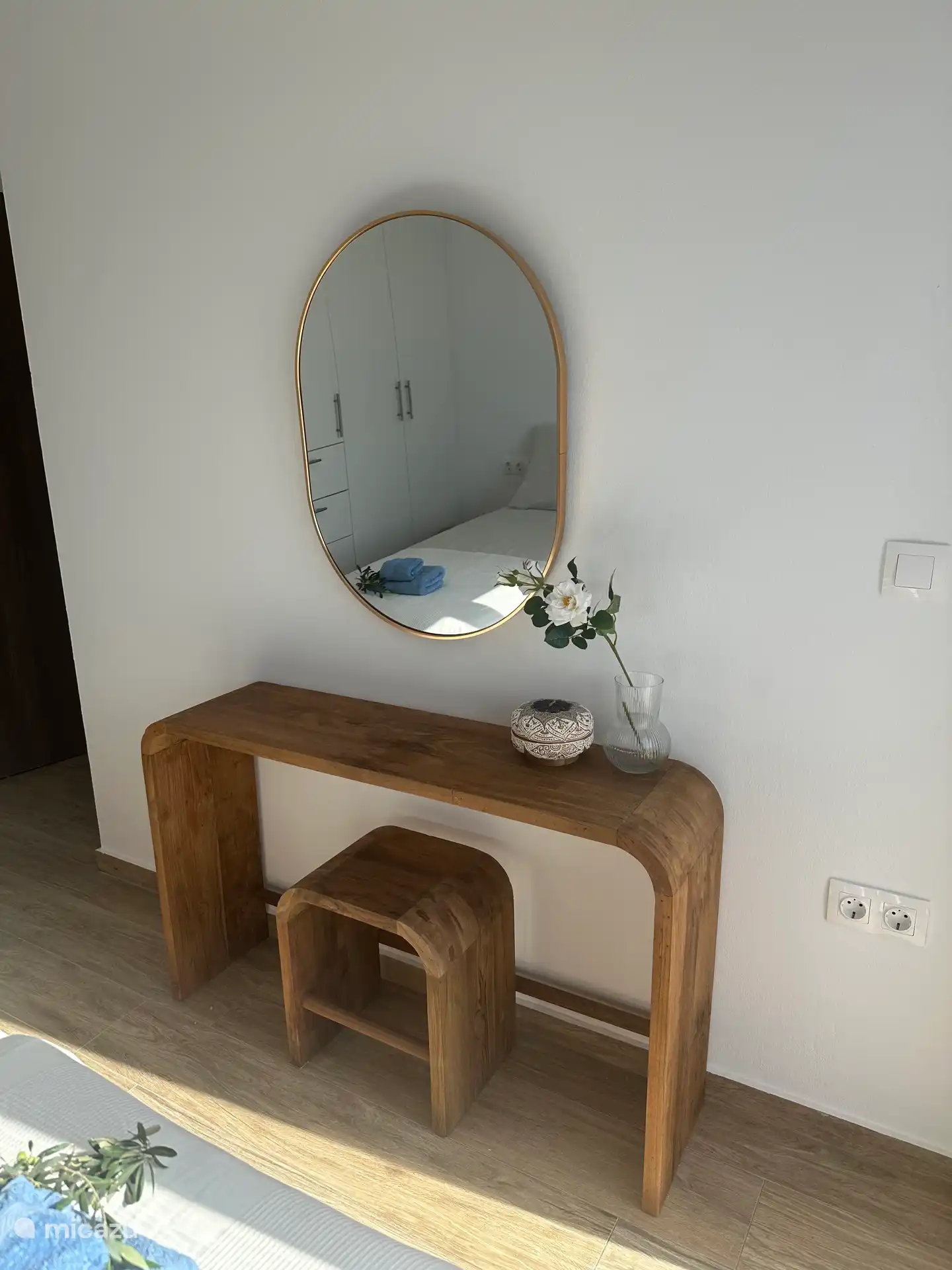 The dressing table in the third bedroom.