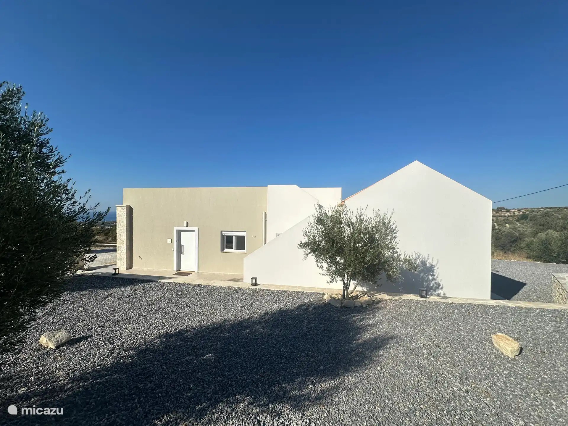 The front of the villa.