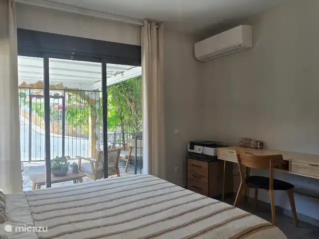Can Pipp | Espagne, Costa Blanca, Orba - villa Chambre 1 avec lieu de travail et salle de bain partagée avec la chambre 2