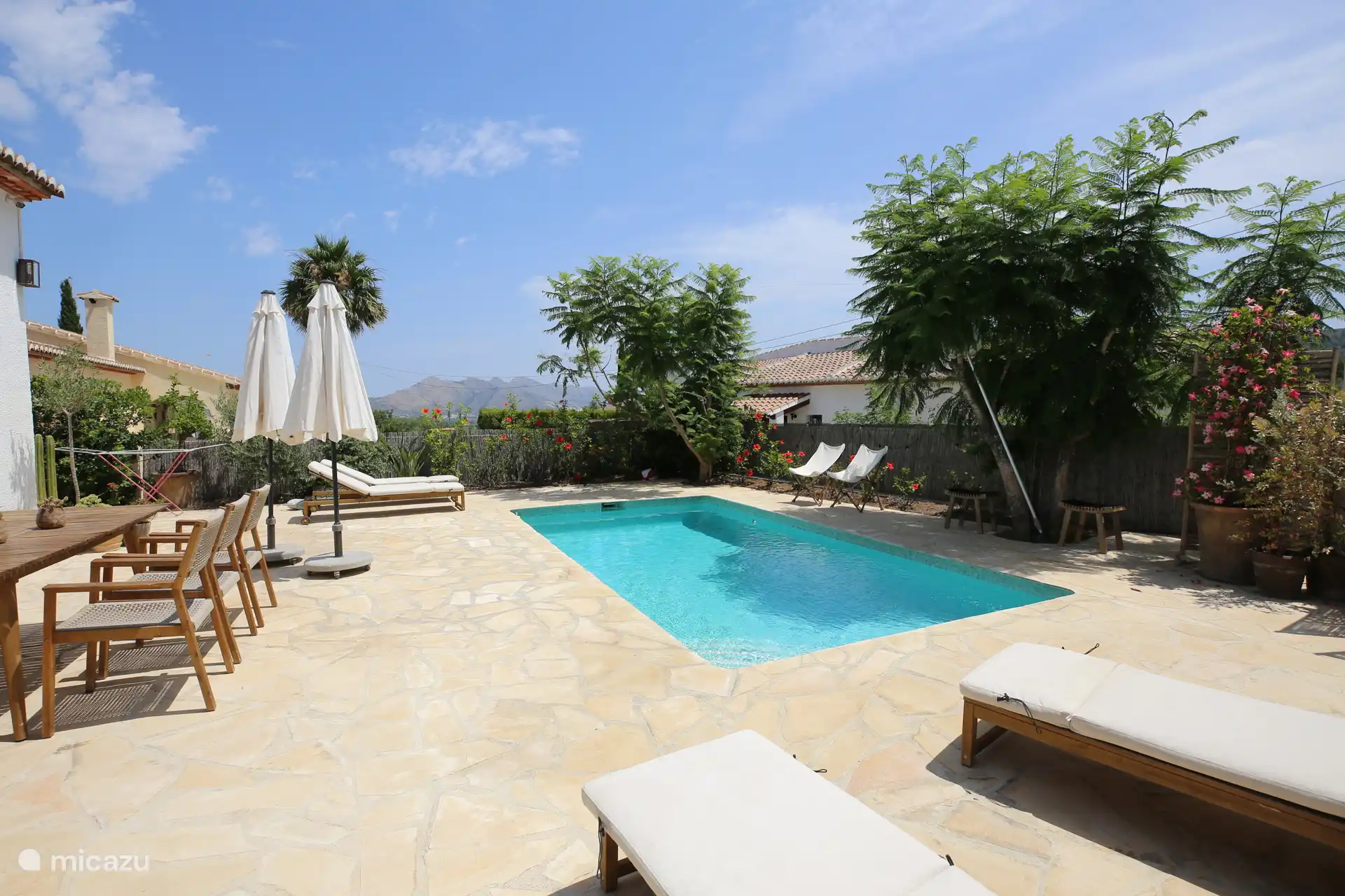 Schwimmbad mit Salzwasser, also ohne Chlor. 