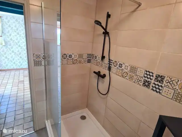 Gîte avec vue panoramique        | France, Nièvre, Mont-et-Marré - gîte / cottage Douche