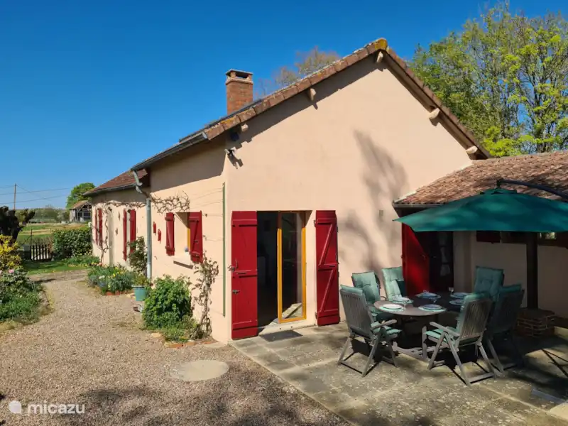 Gîte met Panoramisch Uitzicht        huren in Frankrijk, Nièvre, Mont-et-Marré - Gîte / Cottage Gîte met Panoramisch Uitzicht        huren in Frankrijk, Nièvre, Mont-et-Marré - Gîte / Cottage