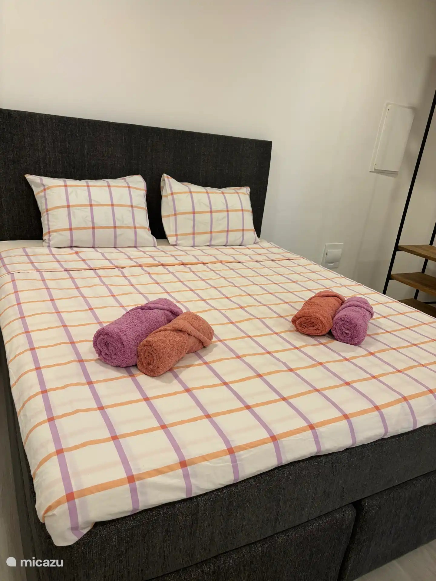 Geräumige Betten und bequeme Matratzen sorgen dafür, dass Sie gut in den Tag starten können. 