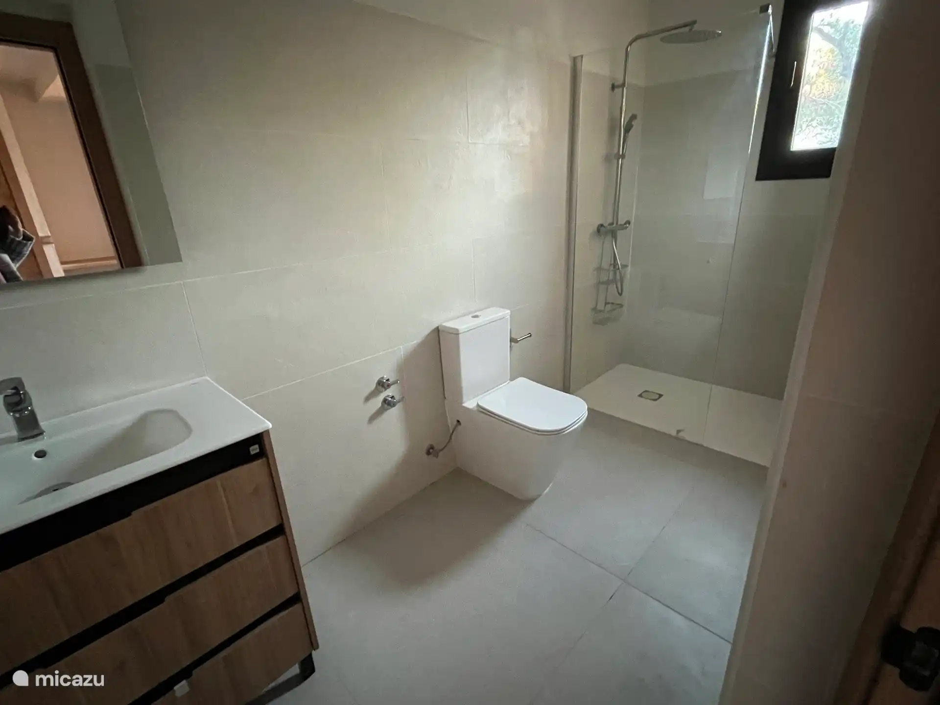 Baño contiguo al dormitorio 7