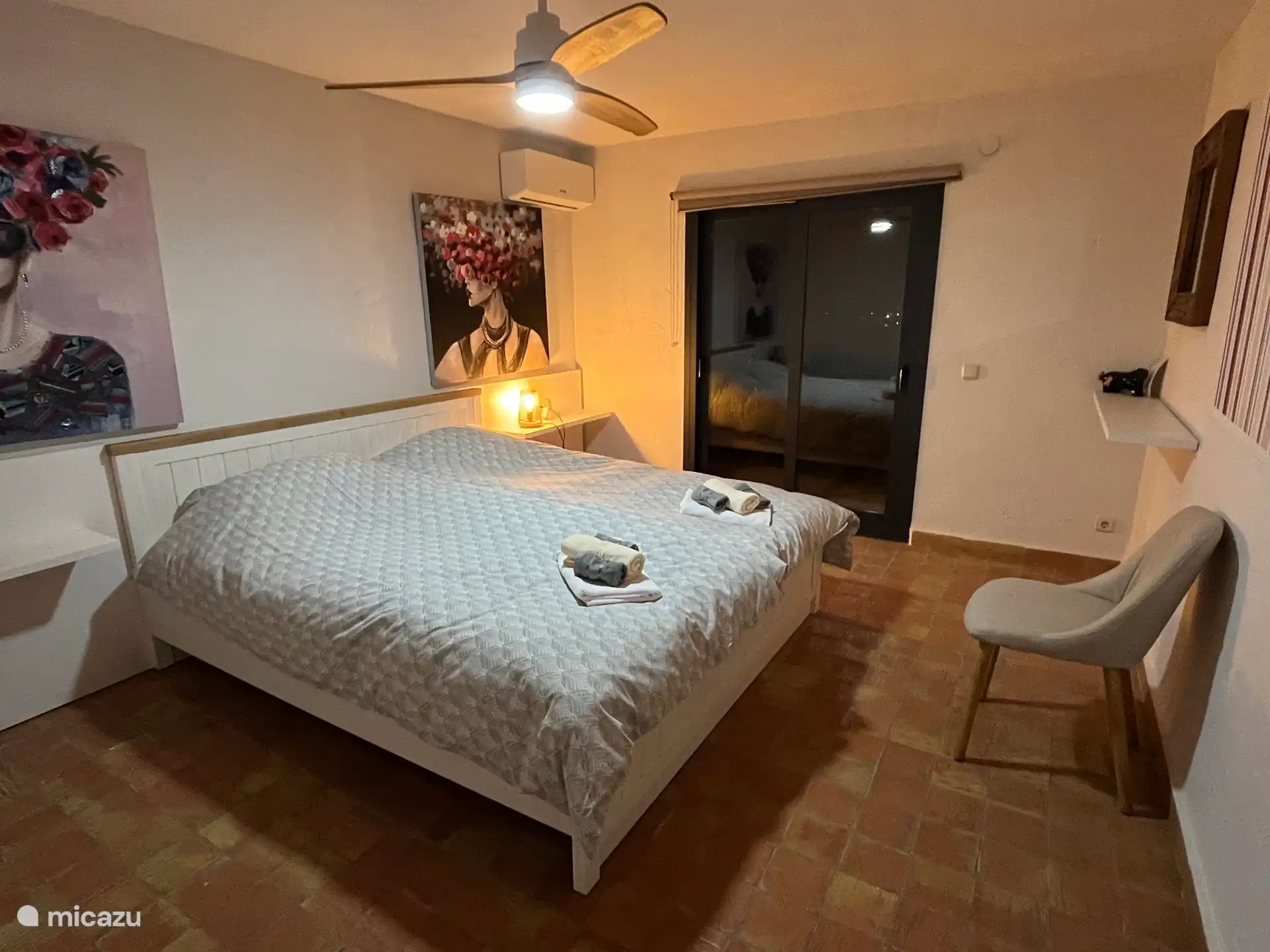 Chambre 3 avec vue sur la mer et lit double 180 x 200 cm