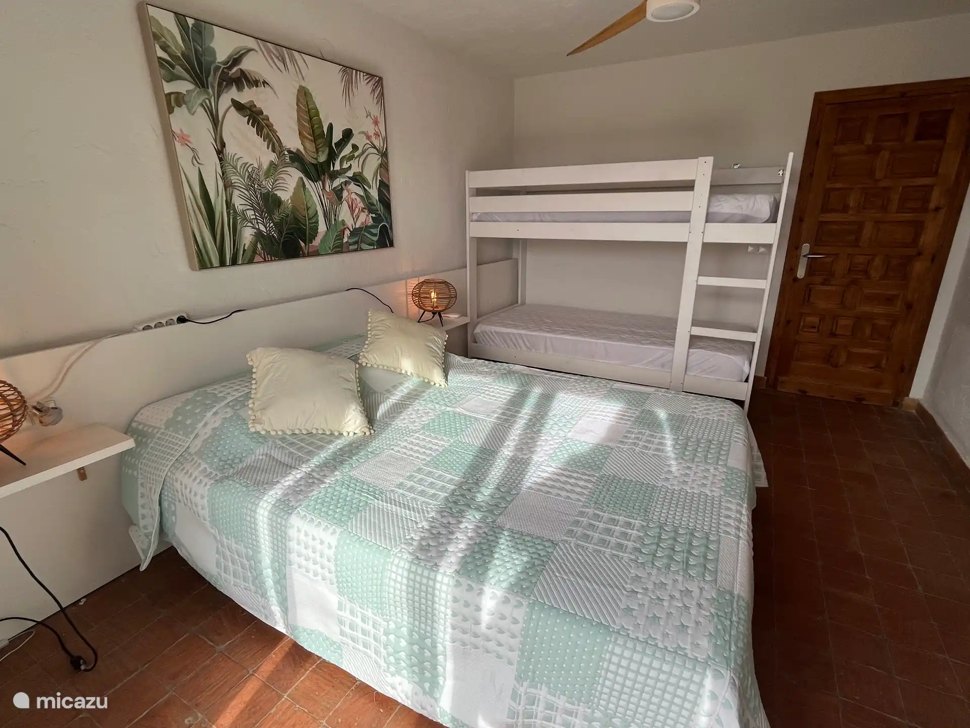 Slaapkamer 1 met bedden voor 4 personen