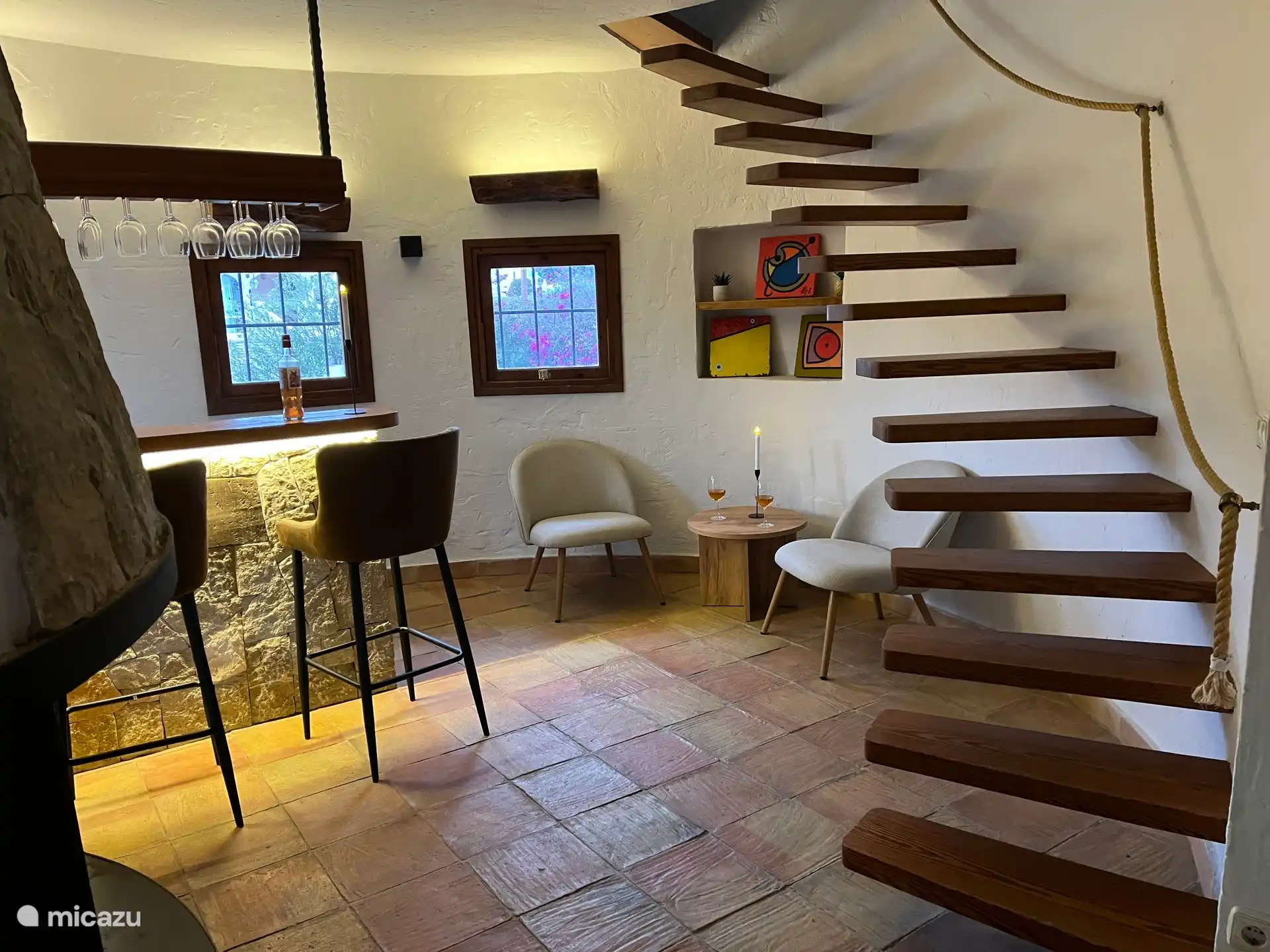 Gezellige ontmoetingen in de huisbar