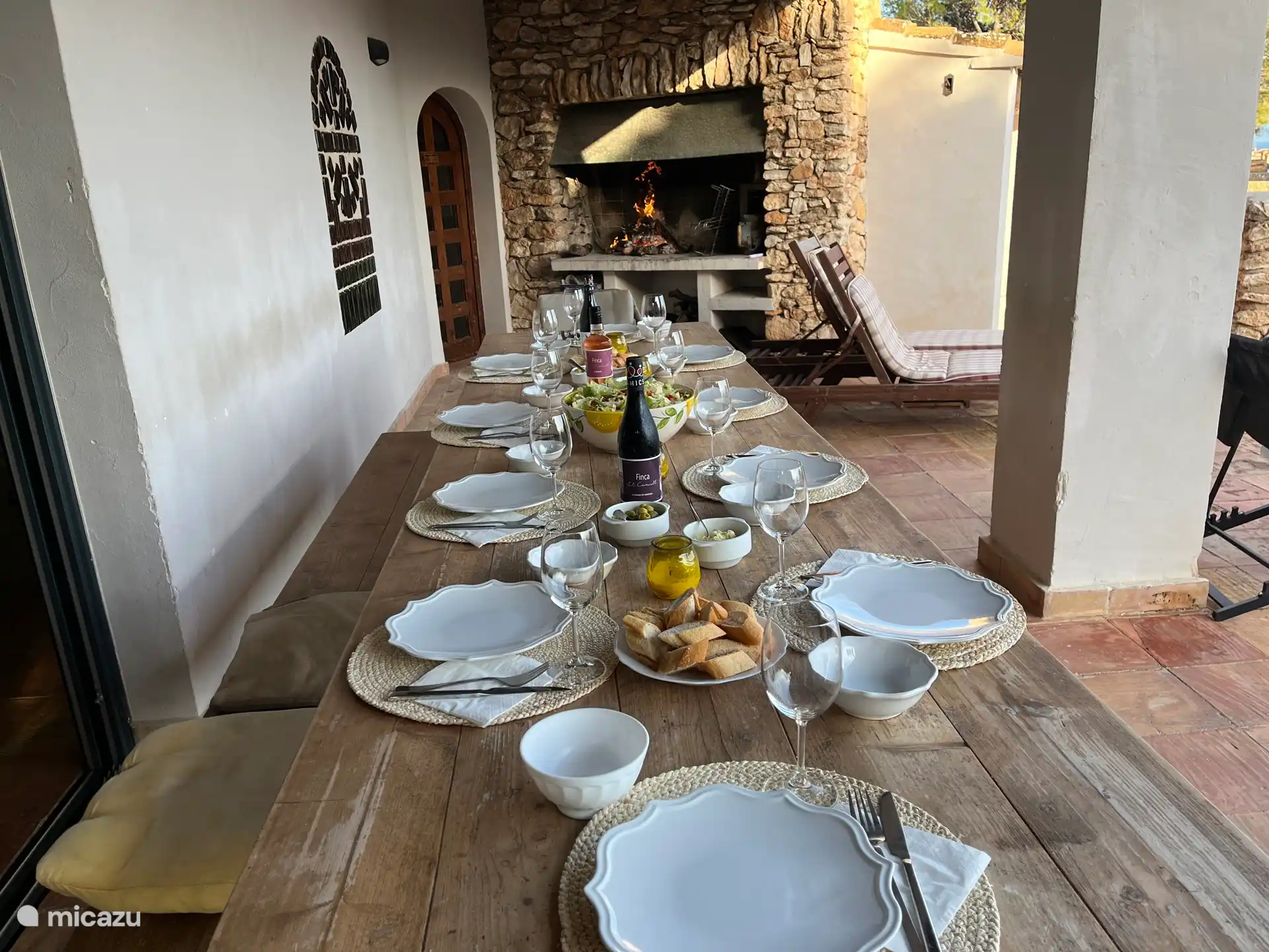 Ein gemeinsames Abendessen auf der Terrasse.