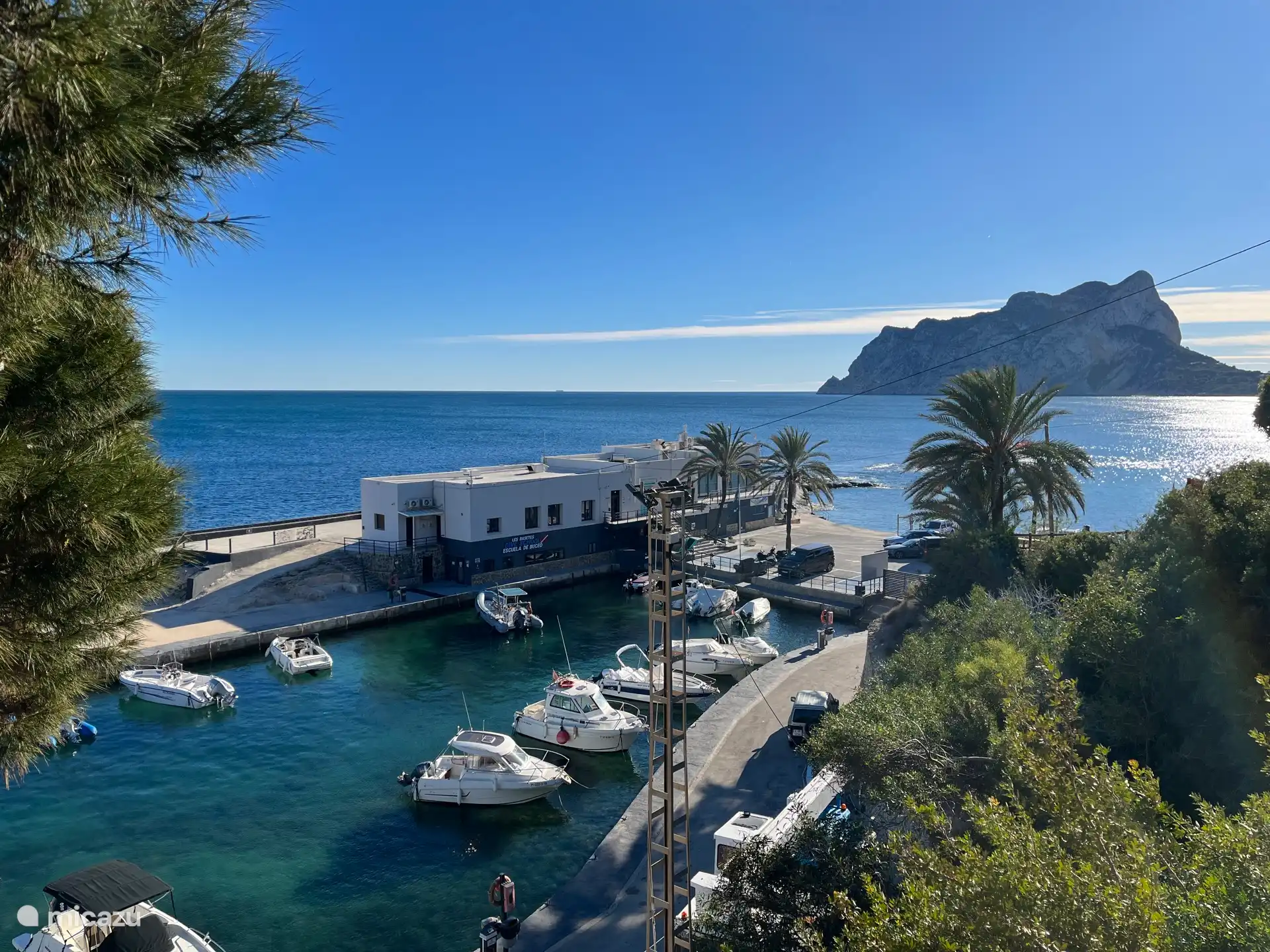 Der kleine Hafen Les Bassetes