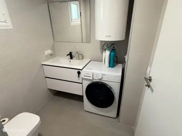 apartamento en España, Costa Blanca, Dénia – Casa Siesta Baño con lavadora y secadora
Múltiples juegos de toallas de baño