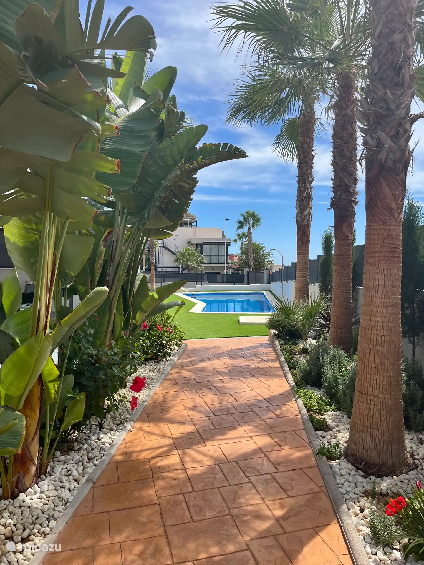 De tuin in resort style