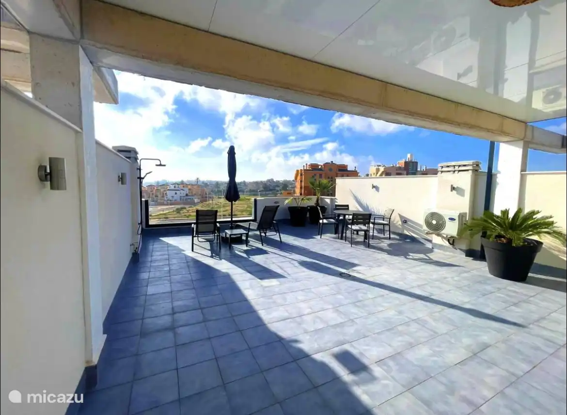 Ruim solarium op 2e etage