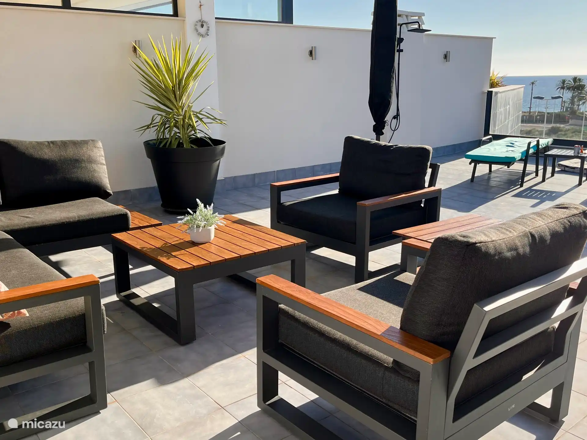 Ruime moderne loungeset