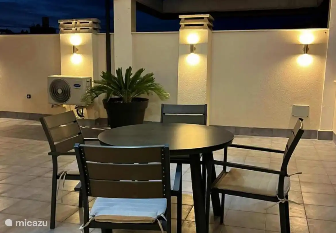 Sfeervolle verlichting op solarium