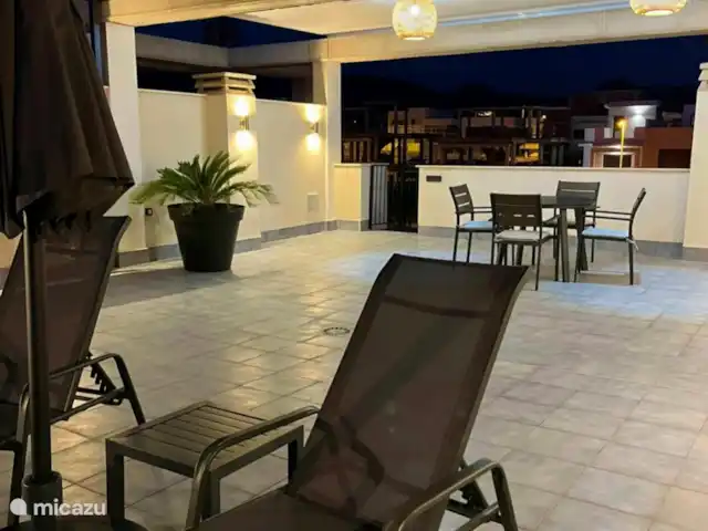 Ático Gloria con vistas al mar en España, Costa Cálida, Puerto de Mazarrón - penthouse Solárium con iluminación y marquesina