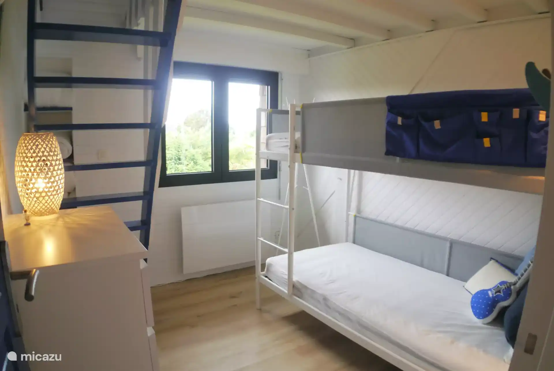 2º dormitorio con litera y entresuelo