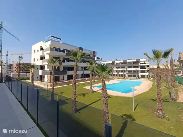 El Sueño  en España, Costa Blanca, Orihuela Costa - apartamento Foto tomada de la terraza comunitaria en la parte superior del gimnasio, con spa equipado con sauna y jacuzzi