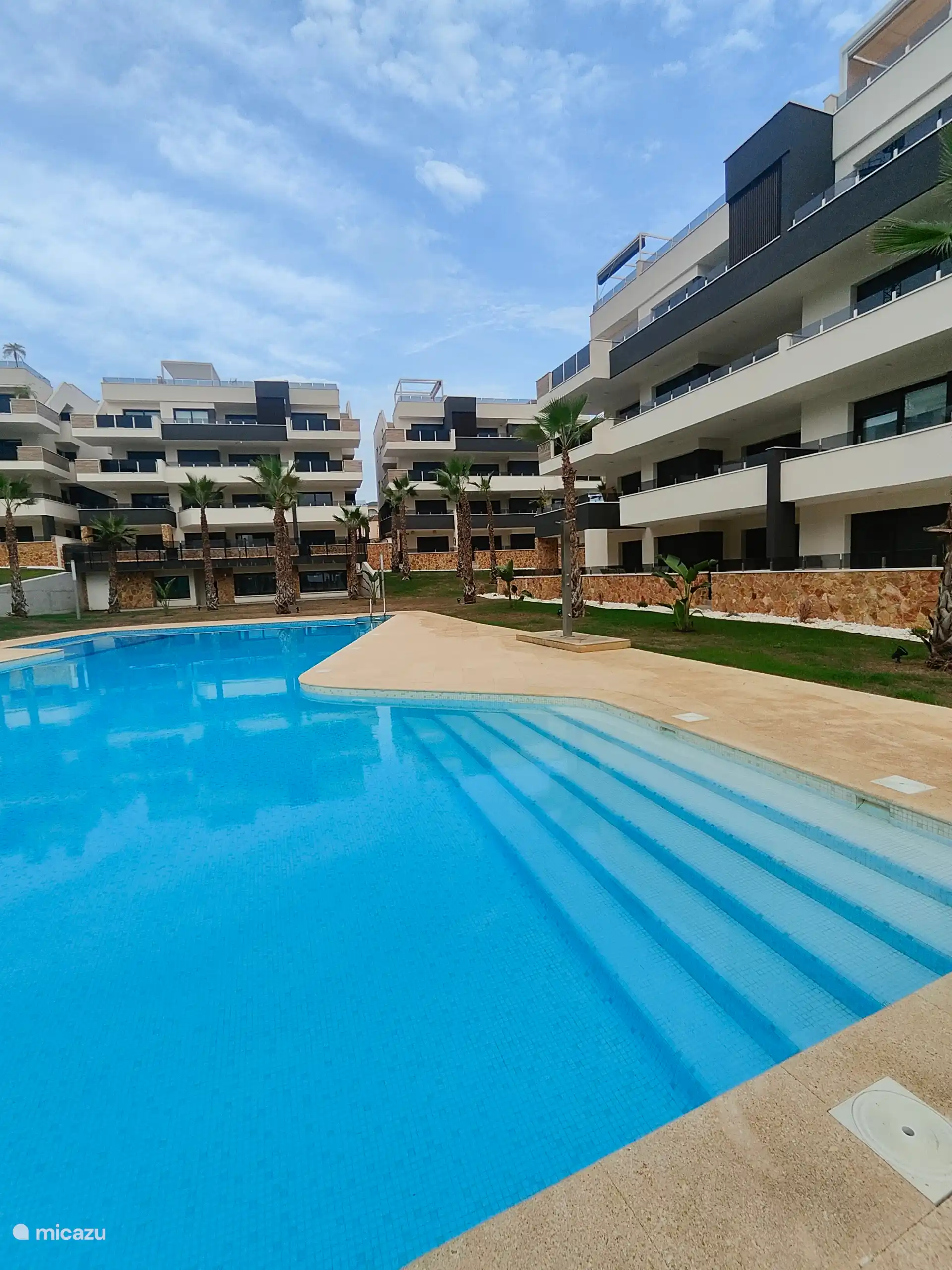 Gemeinschaftspool im Innenhof