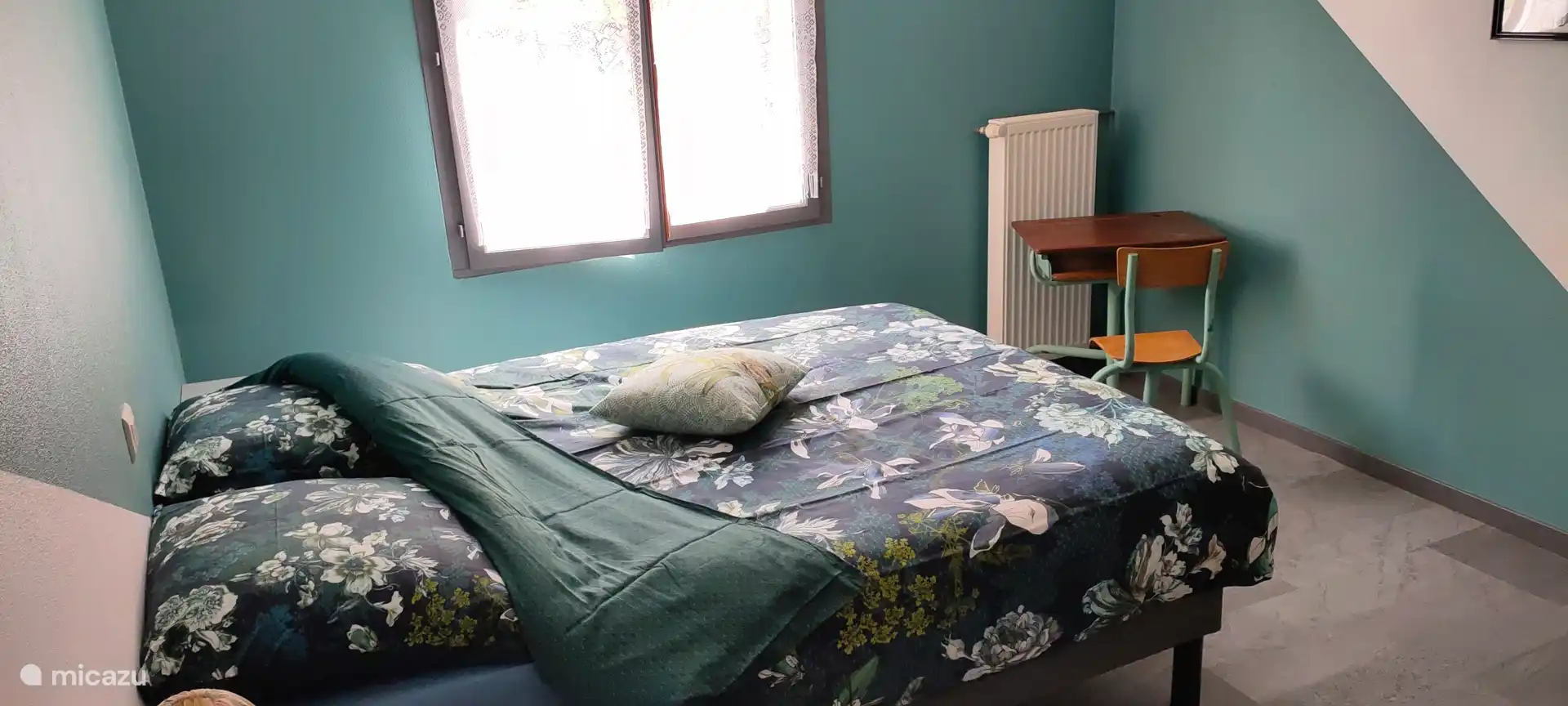 Slaapkamer 1 begane grond met 140x200 beddengoed en dekbed Garnier Thiebaut (Vogezen)