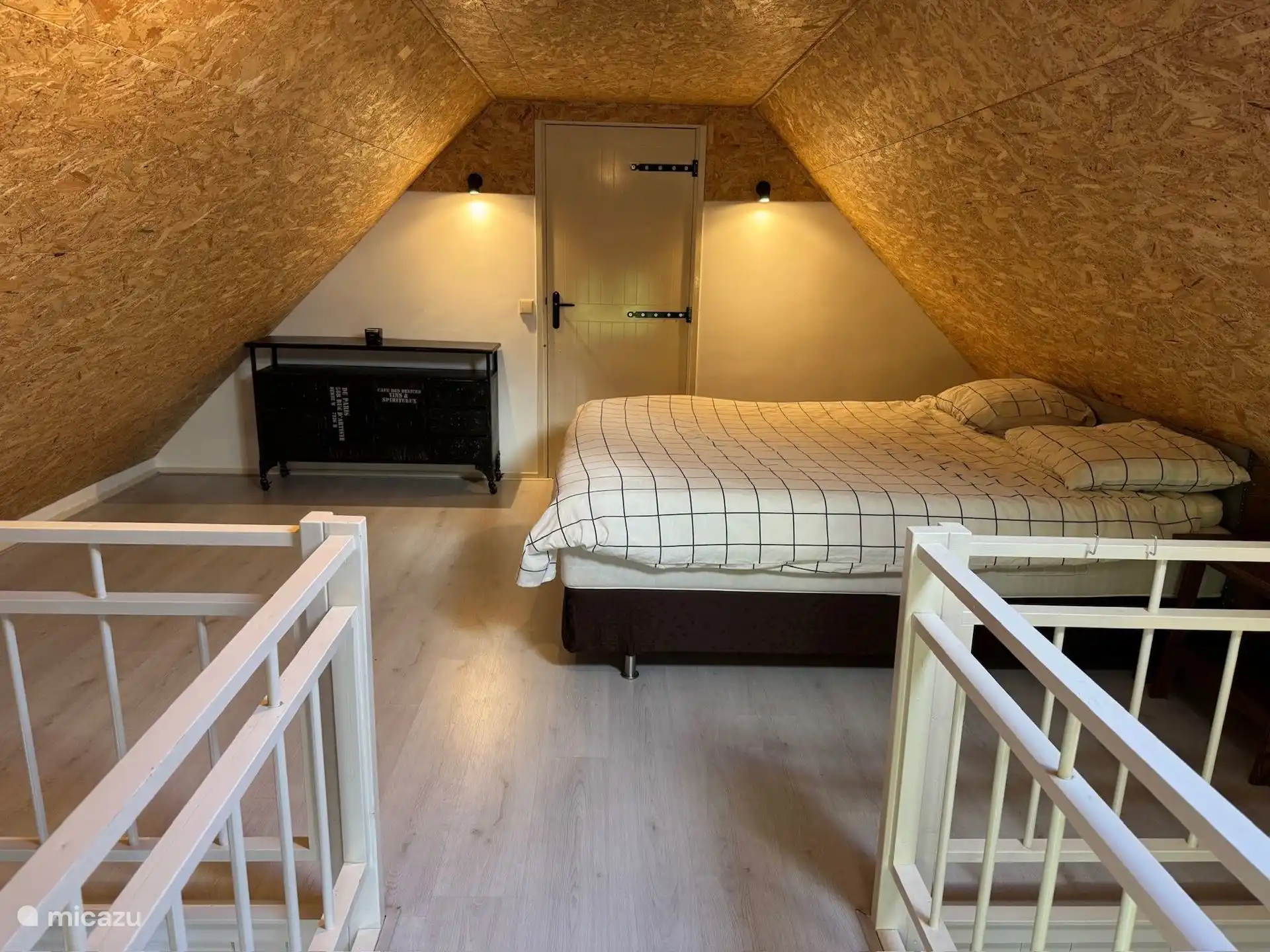 Vorderer Schlafplatz (Dachboden)