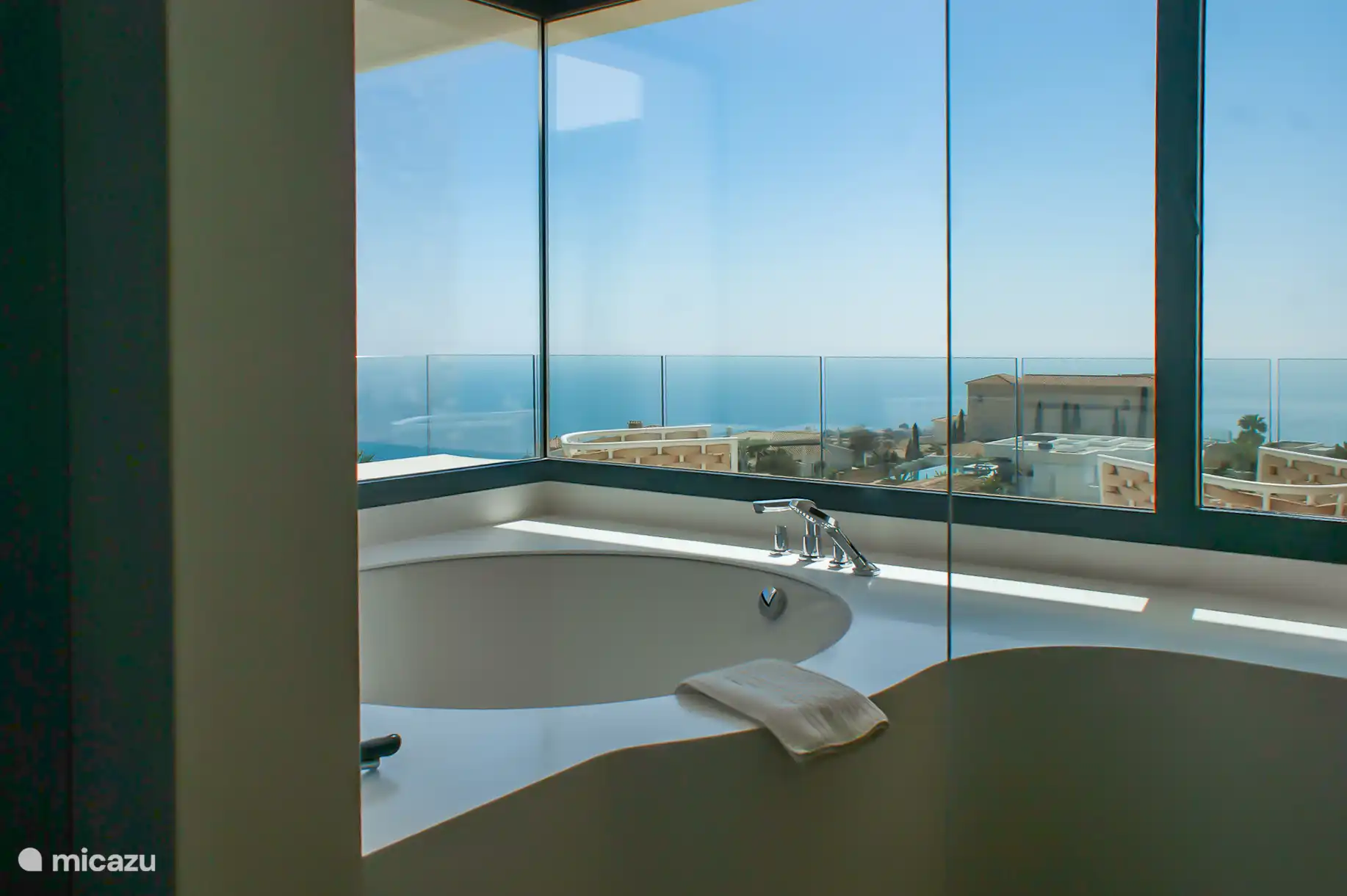 Badewanne mit Panoramablick