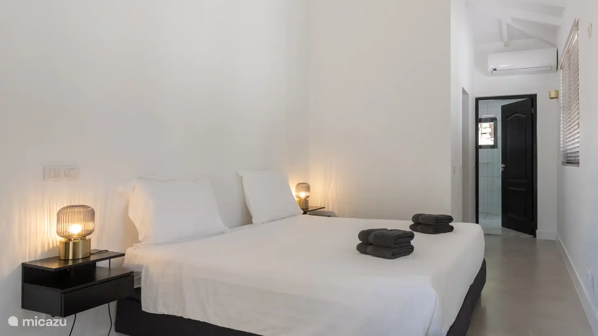 Hauptschlafzimmer 1 mit begehbarem Kleiderschrank