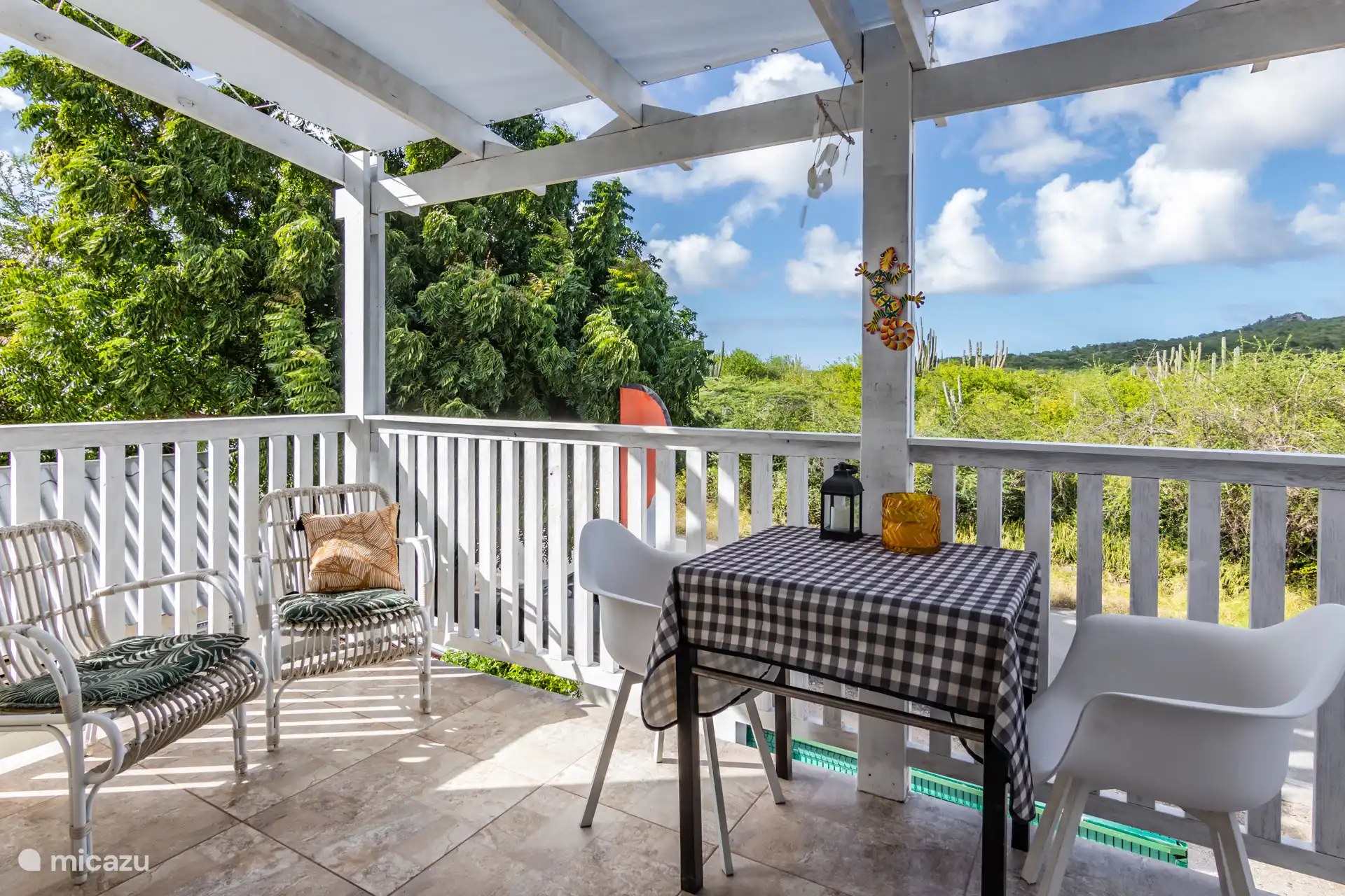 Breakfast in the morning sun