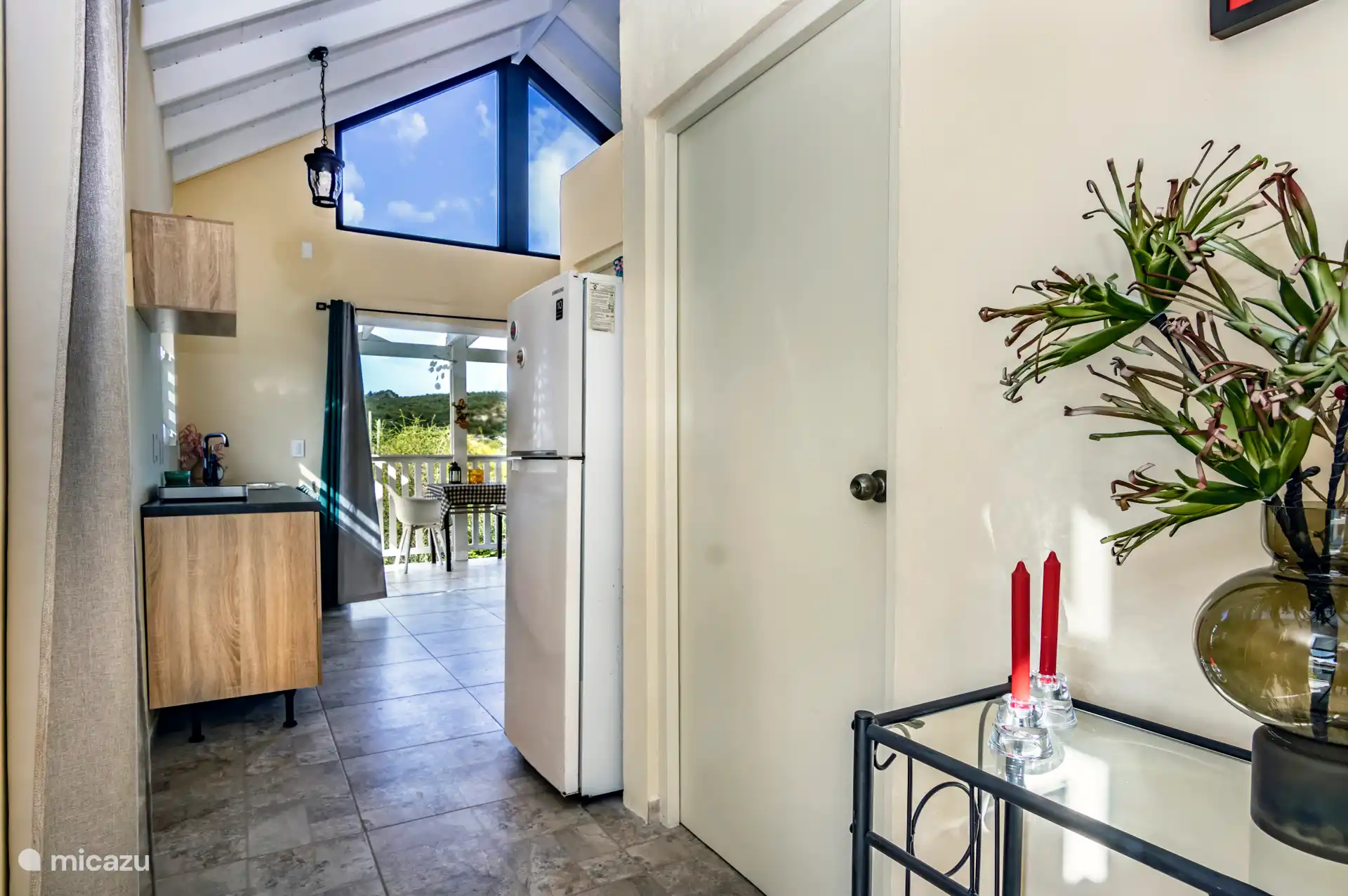 A nice entrance to a cozy and cozy stay