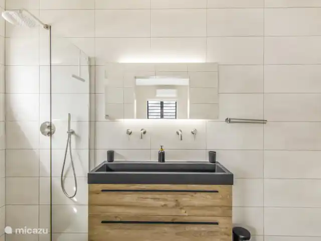 Casa Bon Bida huren in Curaçao, Banda Ariba (oost), Mambo Beach - villa Badkamer 1