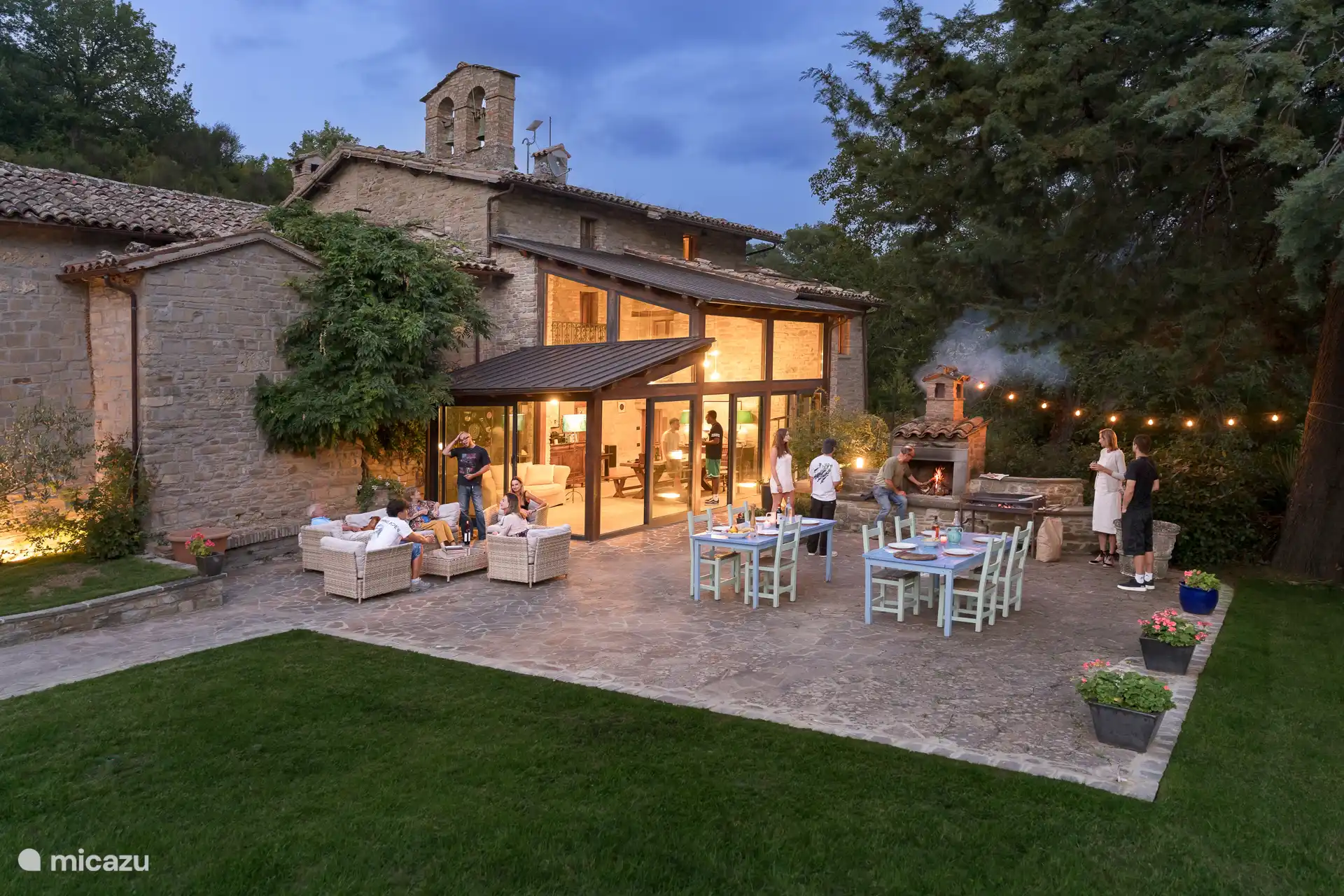 Step out to the private courtyard and enjoy al fresco dining! This sheltered outdoor space is equipped with a convenient BBQ area, perfect for grilling and social evenings under the stars.
