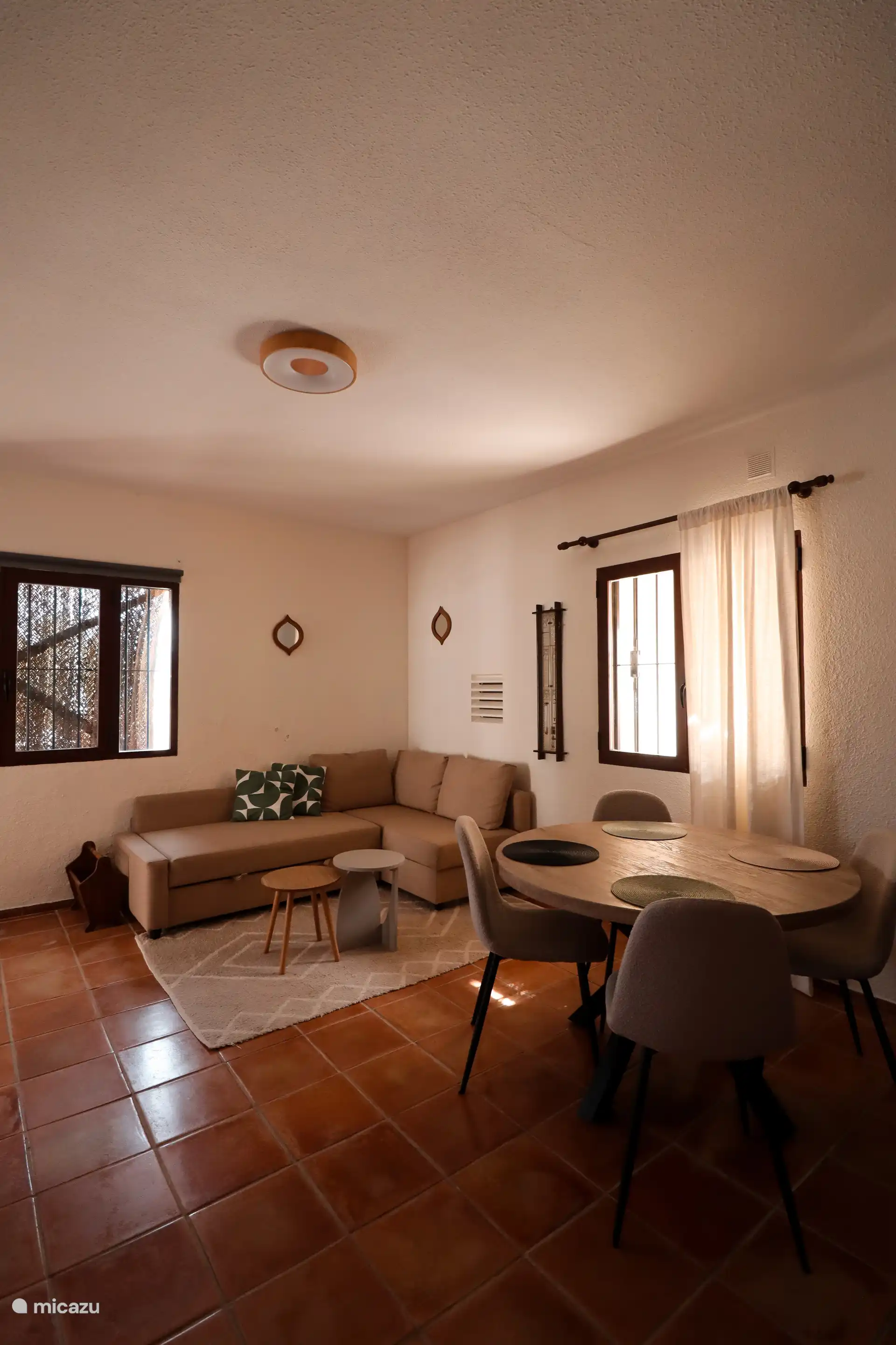 living room/dining room