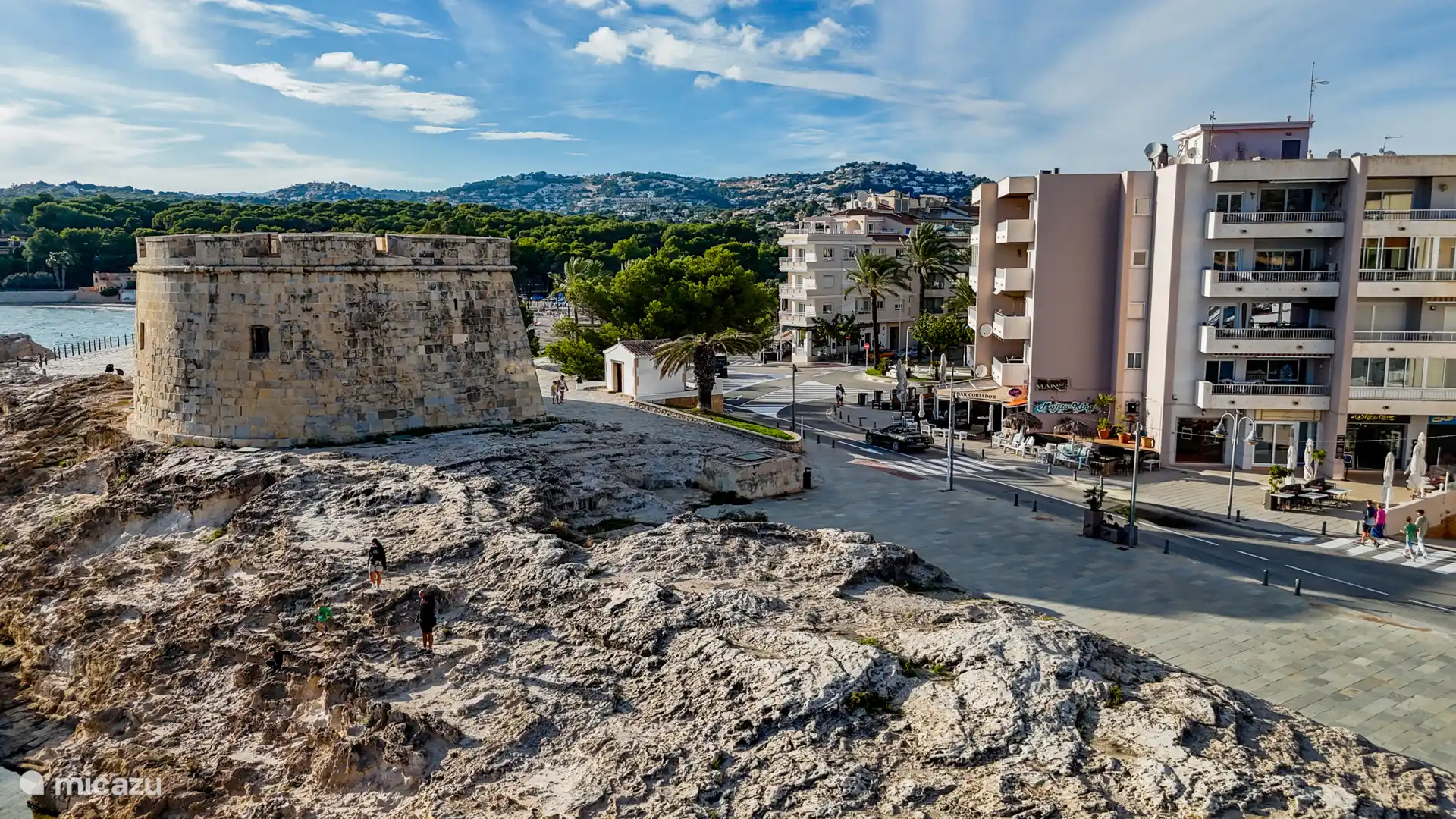 Le château commence toutes les festivités à Moraira.