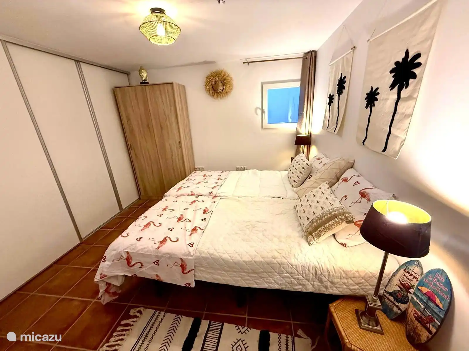 Deuxième chambre avec 2 lits simples 90 cm * 200 cm. Et de nouveaux matelas épais et confortables.