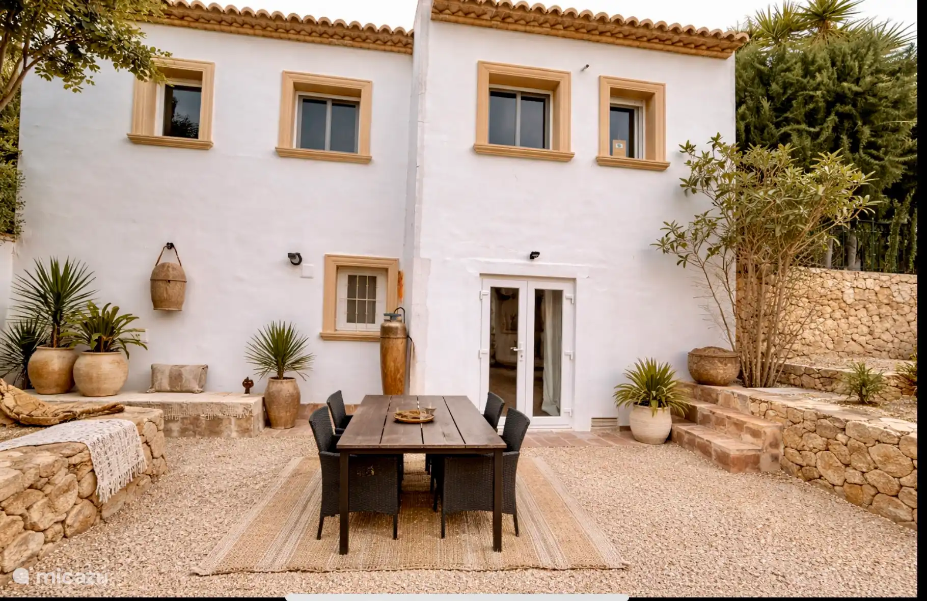 Entree met openslaande deuren