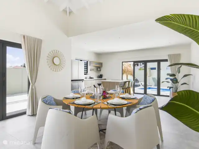 Mar de Luz en Curazao, Banda Arriba (este), Mambo Beach - villa Comedor