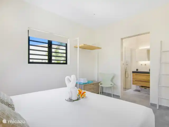 Mar de Luz en Curazao, Banda Arriba (este), Mambo Beach - villa Dormitorio 1