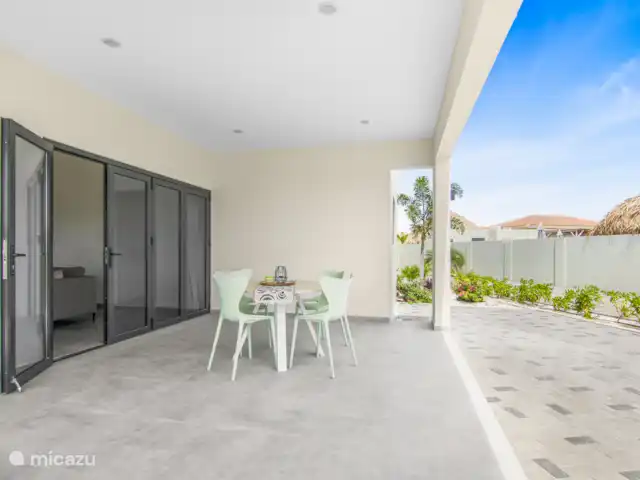 Mar de Luz en Curazao, Banda Arriba (este), Mambo Beach - villa Porche