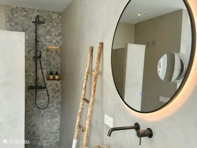 Villa Tranquilla - NEW IN JAVEA! in Spain, Costa Blanca, Jávea - villa The open shower gives enough privacy because it is placed in the corner but fits into the whole. Next to the shower is the toilet.