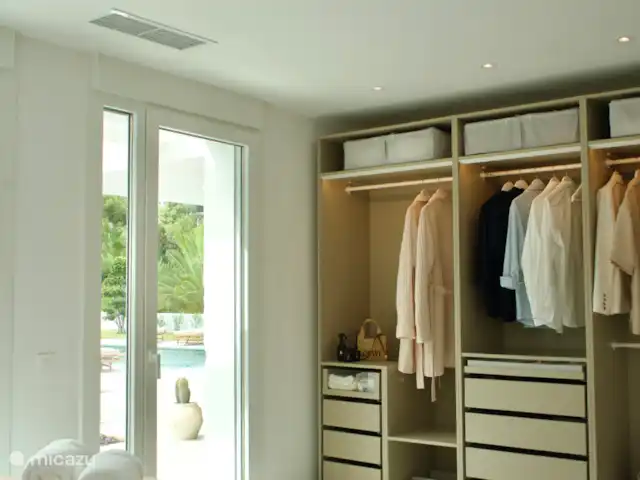 Villa Tranquilla - NEW IN JAVEA! in Spain, Costa Blanca, Jávea - villa We have opted for open wardrobes and lots of hanging options in all bedrooms. The men often like that and hanging out everything gives an overview and can also air it out.