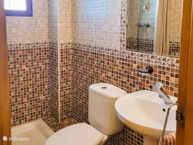 Location de Vacances Espagne, Costa Blanca, Hondón de las Nieves, maison de vacances - La Joya de Hondon Salle de bain attenante.