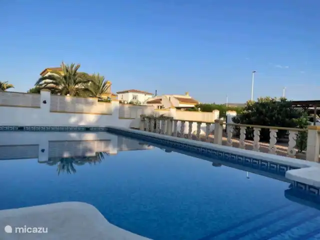 Location de Vacances Espagne, Costa Blanca, Hondón de las Nieves, maison de vacances - La Joya de Hondon La grande piscine rafraîchissante