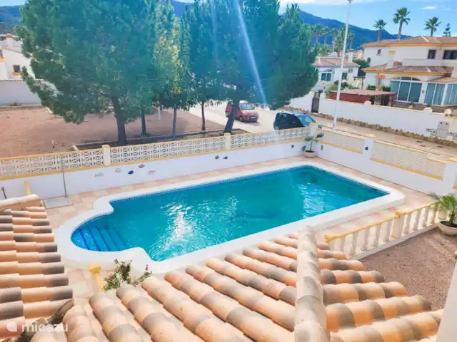 Location de Vacances Espagne, Costa Blanca, Hondón de las Nieves, maison de vacances - La Joya de Hondon La piscine mesure 10 mètres sur 5. Une magnifique piscine pour nager.