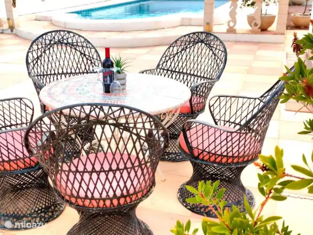 Location de Vacances Espagne, Costa Blanca, Hondón de las Nieves, maison de vacances - La Joya de Hondon Bel endroit sur la terrasse où vous pouvez vous asseoir confortablement.