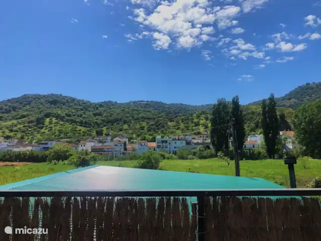 Location de Vacances Espagne, Andalousie, Cortés de la Frontera, studio -  Finca La Rana Verde - Studio Paqui Vue sur le village depuis l’une de vos terrasses