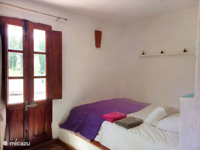 Location de Vacances Espagne, Andalousie, Cortés de la Frontera, studio -  Finca La Rana Verde - Studio Paqui Lit plateforme confortable