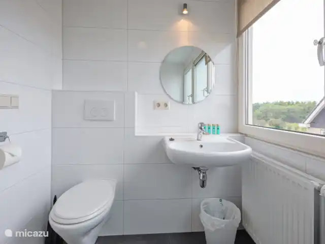 Location de Vacances Pays-Bas, Texel, Den Burgh, maison de vacances - Wulpenweid 12 De Meeuw Salle de bain à l’étage