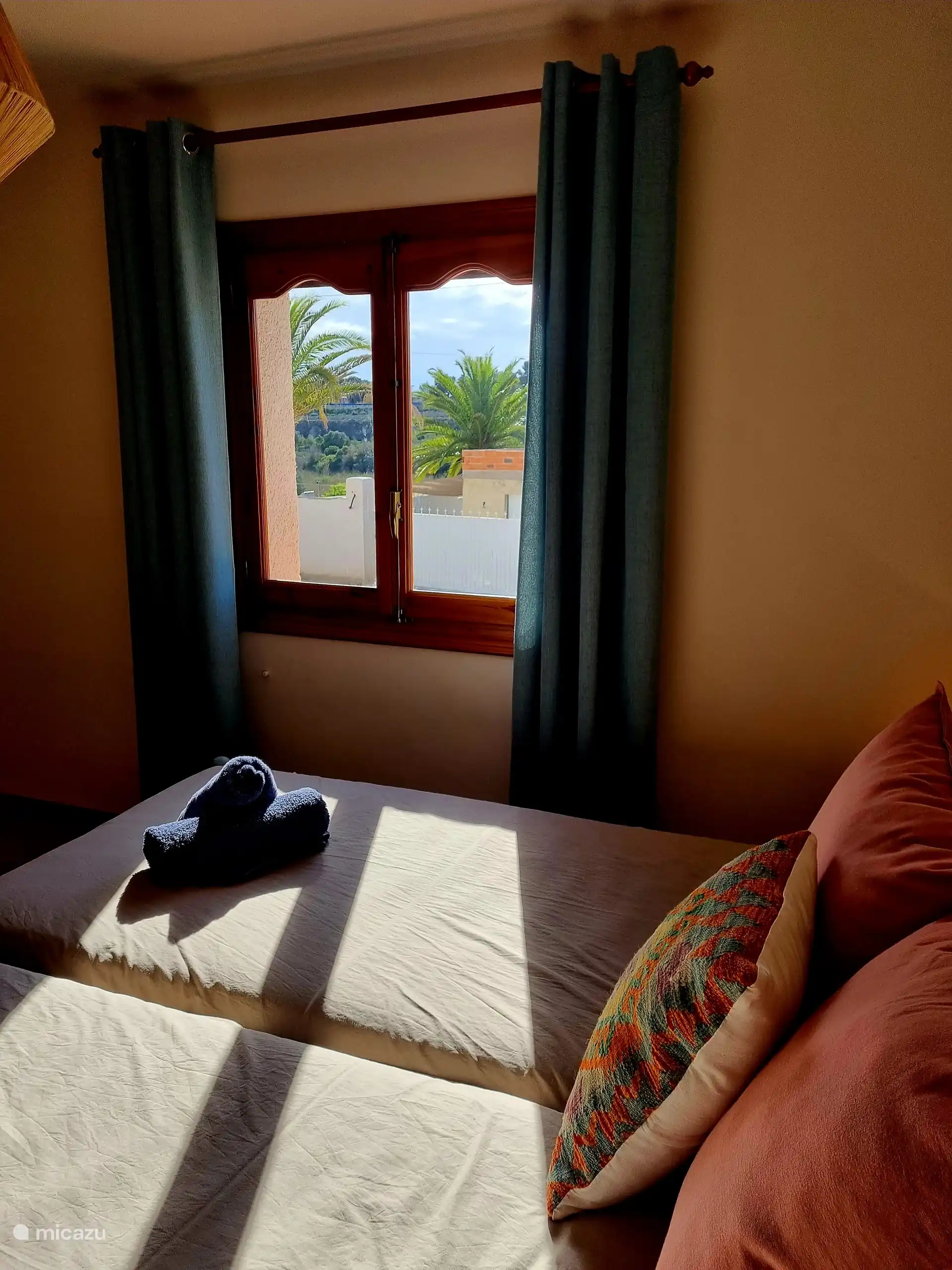 slaapkamer 2:
- 2x 1 persoonsbed
- airco
- voldoende kastruimte