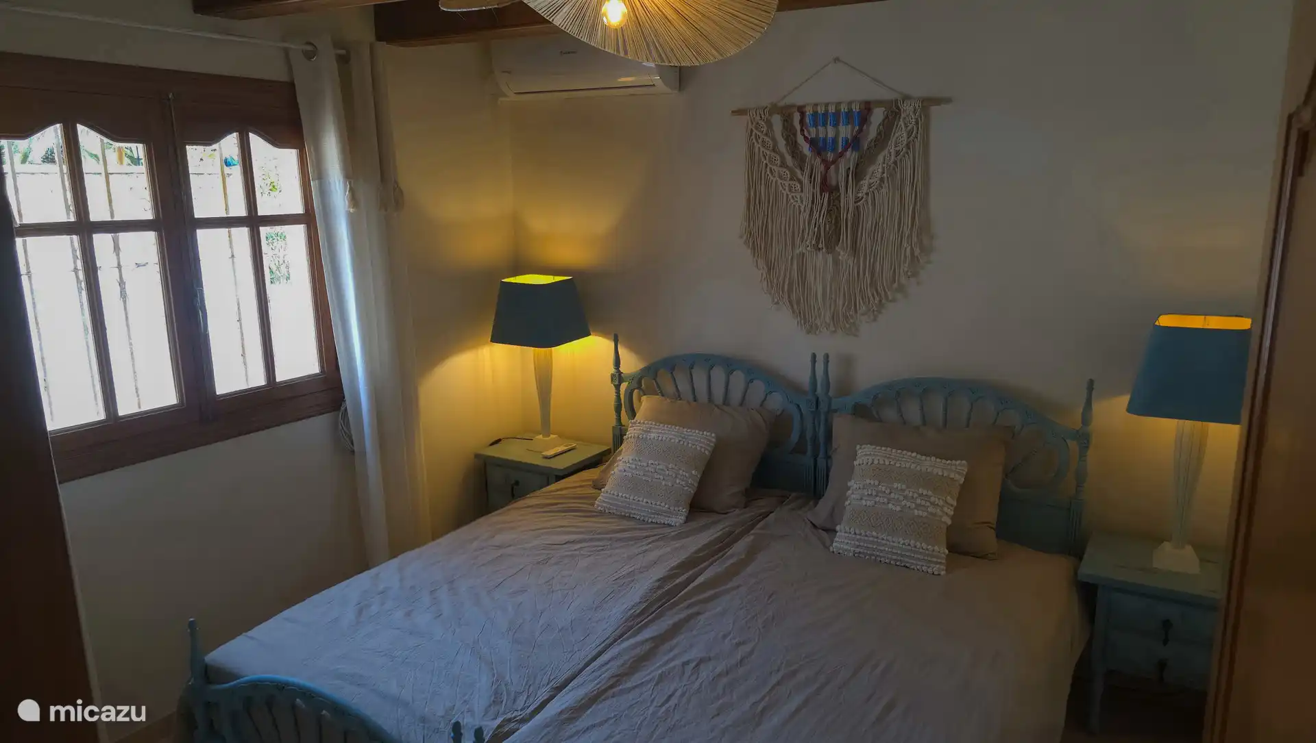 slaapkamer 2 in de Casa
- 2x 1 persoonsbed
- airco
- kast voor kleding