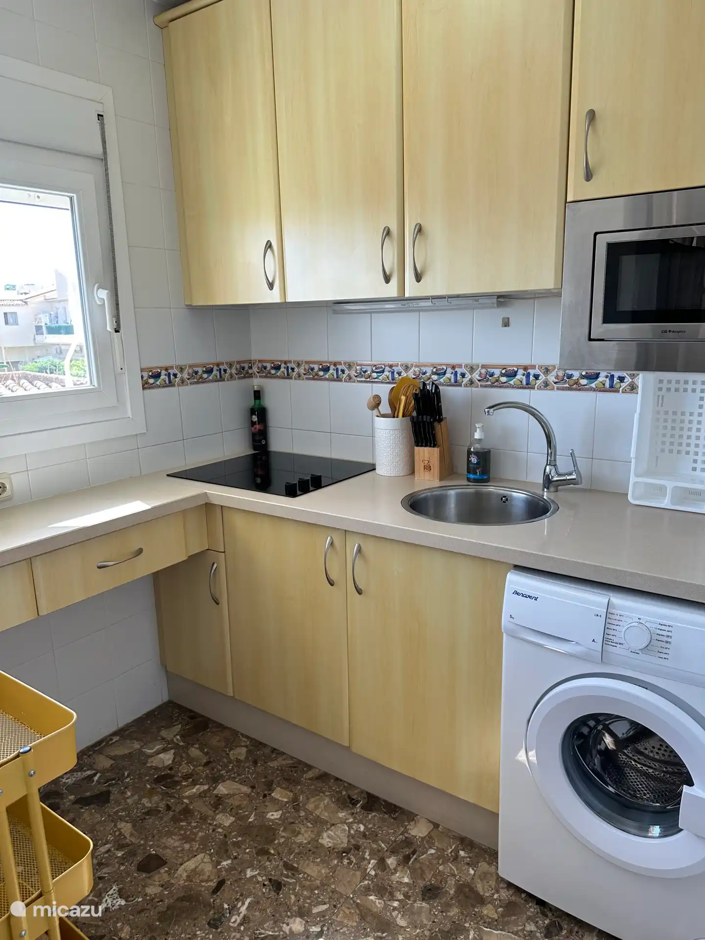 keuken met wasmachine