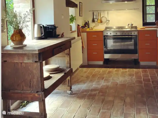 Casa Campodanzo en Italia, Marche, Macerata - casa vacacional cocina
